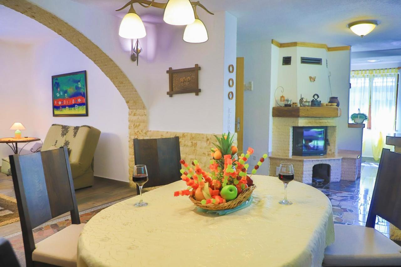 Apartments Oeneus Racic Dış mekan fotoğraf