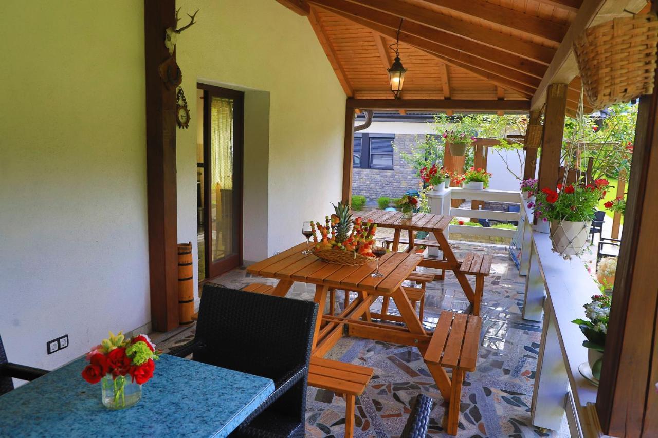 Apartments Oeneus Racic Dış mekan fotoğraf