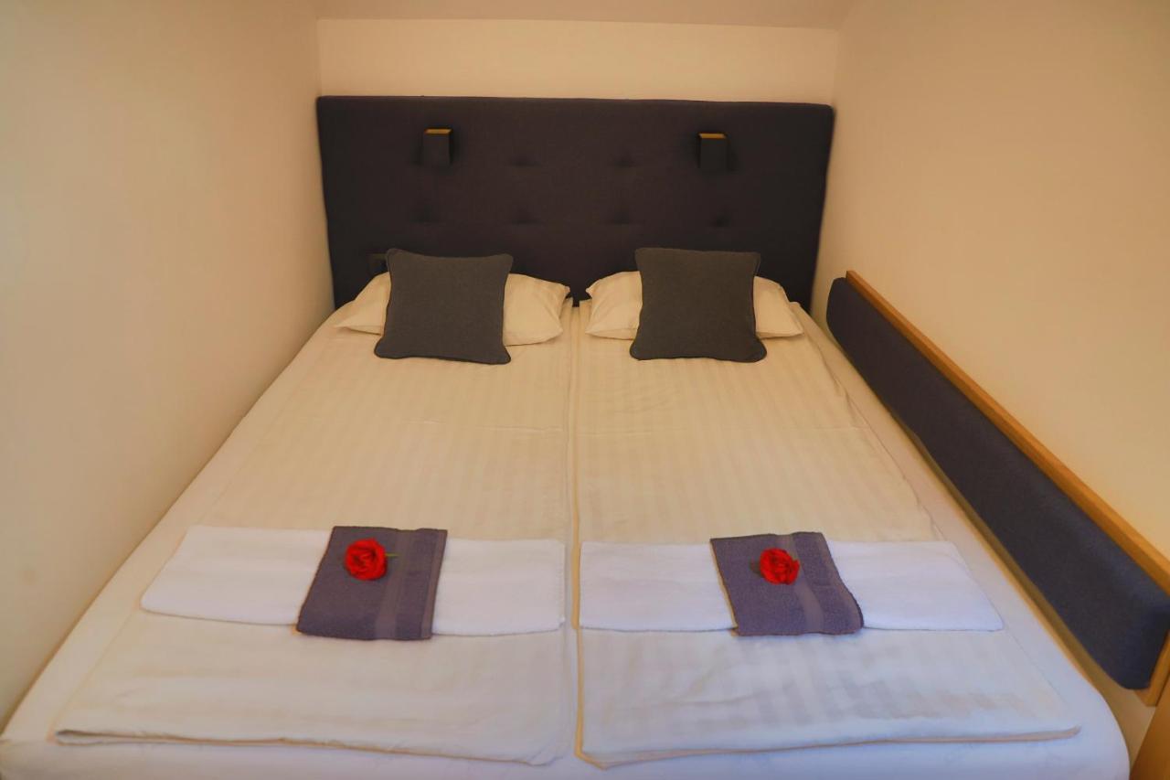 Apartments Oeneus Racic Dış mekan fotoğraf